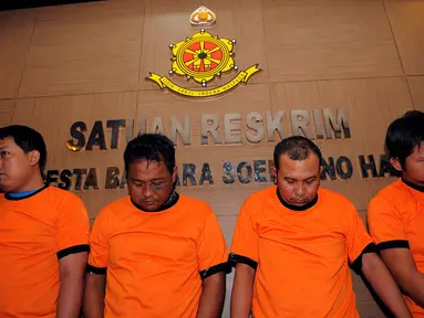 [FOTO] Waspada, Pembiusan Incar Para TKI