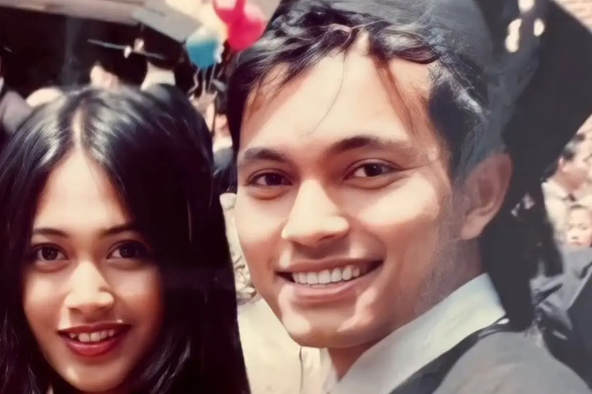 Potret Perjalanan Cinta Diah Permatasari dan Suami, Mulai dari Bangku Kuliah Sampai Punya Dua AnakPotret Perjalanan Cinta Diah Permatasari dan Suami, Mulai dari Bangku Kuliah Sampai Punya Dua Anak