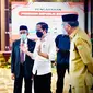 Jokowi saat memberikan pengarahan kepada Forum Koordinasi Pimpinan Daerah (Forkopimda) se-Provinsi Aceh di Kompleks Pendopo Gubernur Aceh di Kota Banda Aceh, Provinsi Aceh, Kamis (16/9/2021).