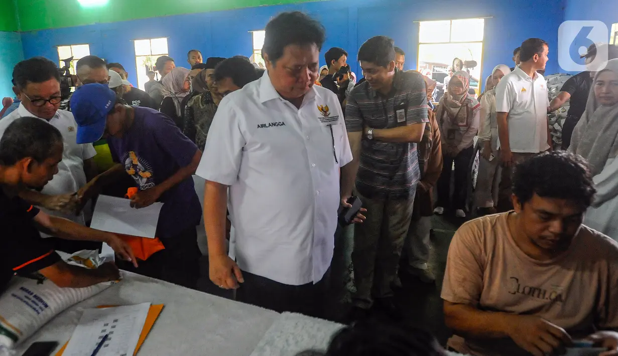 Diketahui, BLT El Nino dicairkan dalam dua tahap, yakni bulan pertama sekitar =November sejumlah Rp 200 ribu, dan bulan berikutnya, Desember Rp 200 ribu, dengan total per keluarga akan mendapatkan Rp 400 ribu. (merdeka.com/Arie Basuki)