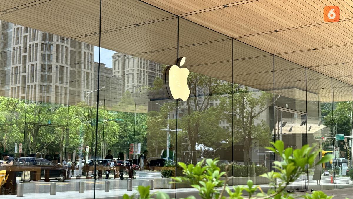 Apple Naikkan Harga MacBook hingga iPad, iPhone Aman?
