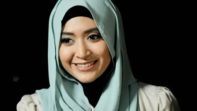 Hijab Tutorial: Untuk Keseharian Bersama Teman