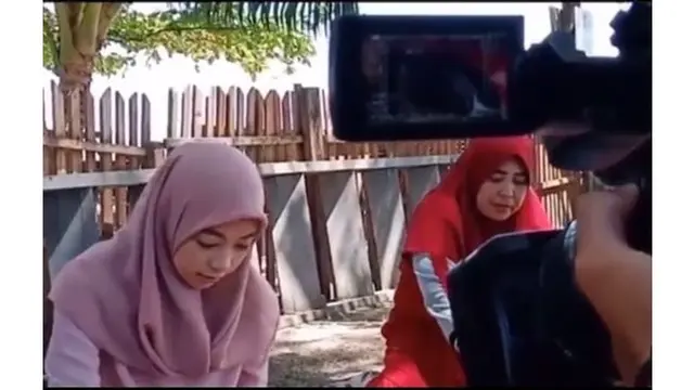 6 Potret Mayang Sary Tampil Berhijab, Adik Vanessa Angel