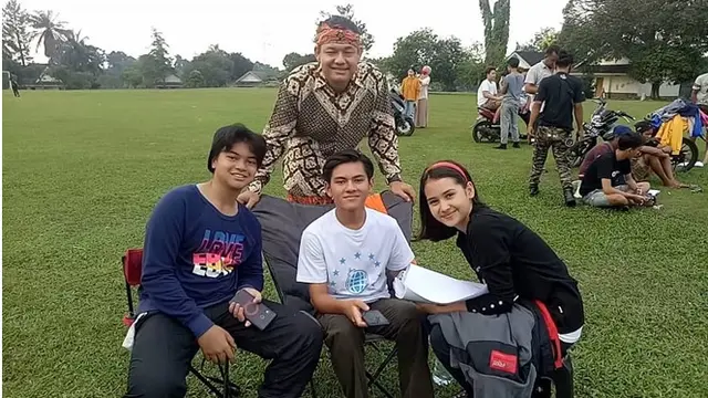 Spesialis Perankan Dokter, Ini 6 Potret Alex Jonson di Kehidupan Nyata