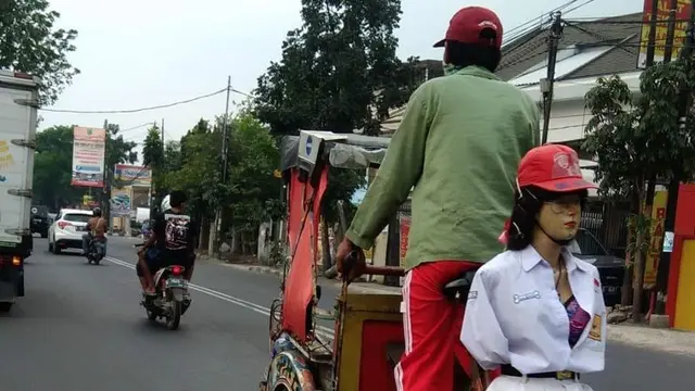 Tak Hanya jadi Pajangan, Ini 8 Aksi Kocak Orang Indonesia Gunakan Manekin