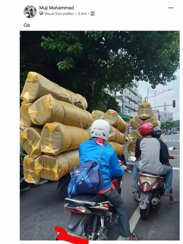 Kumpulan Potret Perjuangan Driver Ojol Melawan Hukum Gravitasi Newton