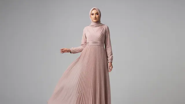 Gamis Brokat Layer dengan Panel Ventilasi Samping