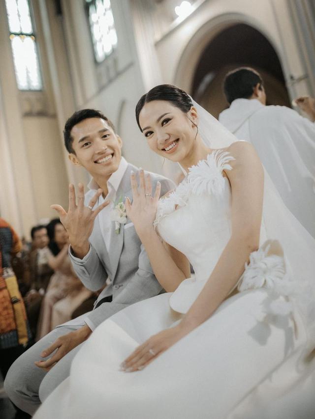 Jonathan Christie dan Shania Junianatha