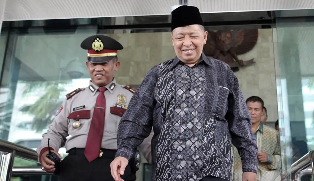 Mantan Wakil Presiden 2001-2004, Hamzah Haz mendatangi Komisi Pemberantasan Korupsi (KPK), Jakarta, Kamis (8/1/2015). (Liputan6.com/Miftahul Hayat)