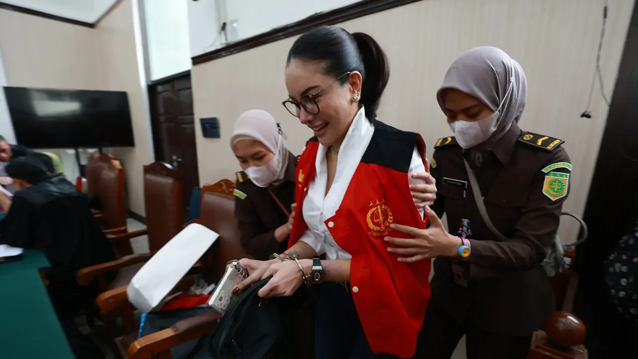 Nikita Mirzani Jalani Sidang Perdana Kasus Pemerasan dan Pengancaman