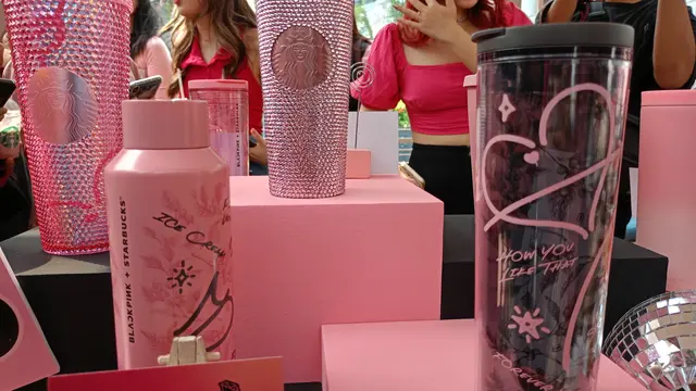Tumbler Starbucks Berlian Seharga Rp2juta Pilihan Lisa BLACKPINK Habis dalam 5 Menit