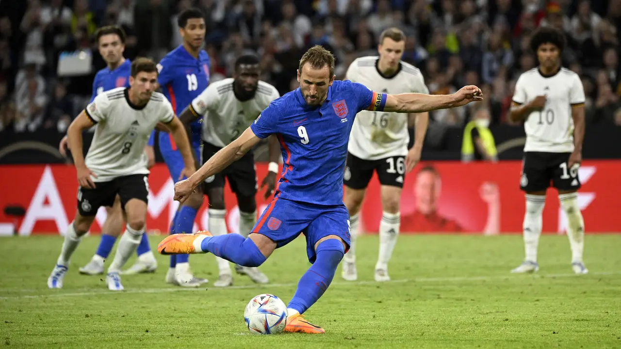 Foto: Inggris Imbangi Jerman Lewat Gol Penalti Harry Kane di EUFA Nations League