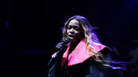 Azealia Banks tampil di Paris, Prancis, pada Sabtu, 12 April 2025. (dok. Xavier GALIANA / AFP)