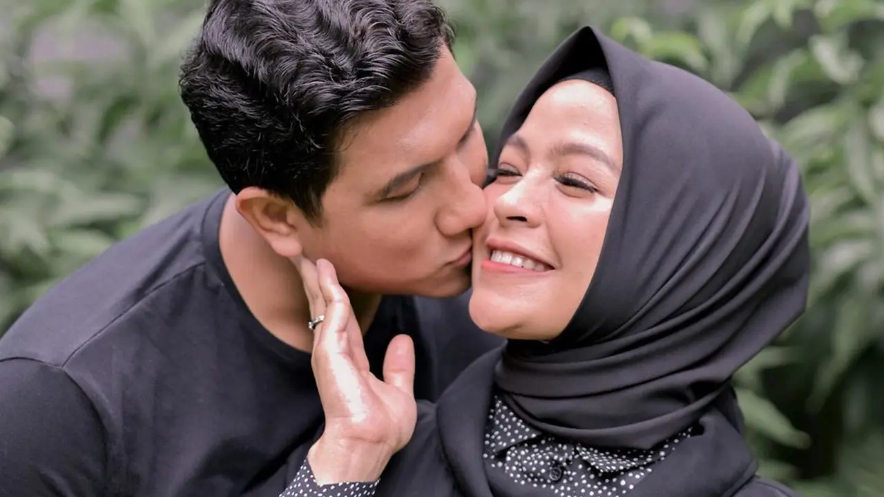 [Fimela] Arda dan Tantri Kotak