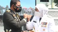 Gubernur Jatim Khofifah di acara HUT ke-76 TNI. (Dian Kurniawan/Liputan6.com)