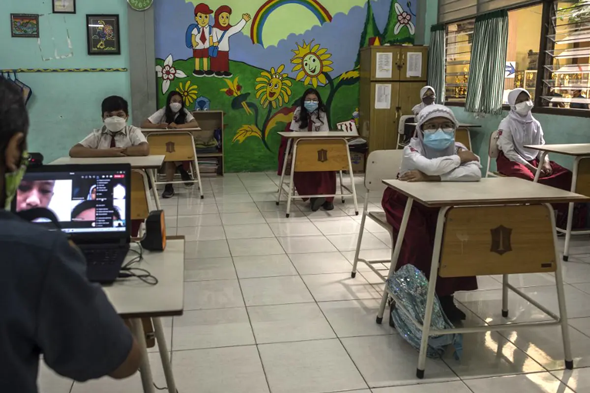 FOTO: Pemberlakuan Pembelajaran Tatap Muka di Surabaya