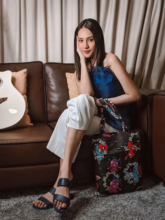 (Instagram/anyageraldine)