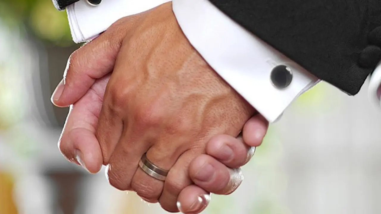 gay-131117b.jpg