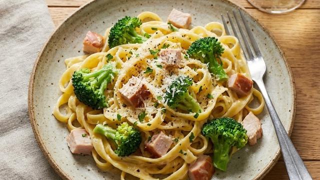 5 Resep Pasta Carbonara Sederhana Mudah Dibuat, Creamy Tanpa Banyak Krim