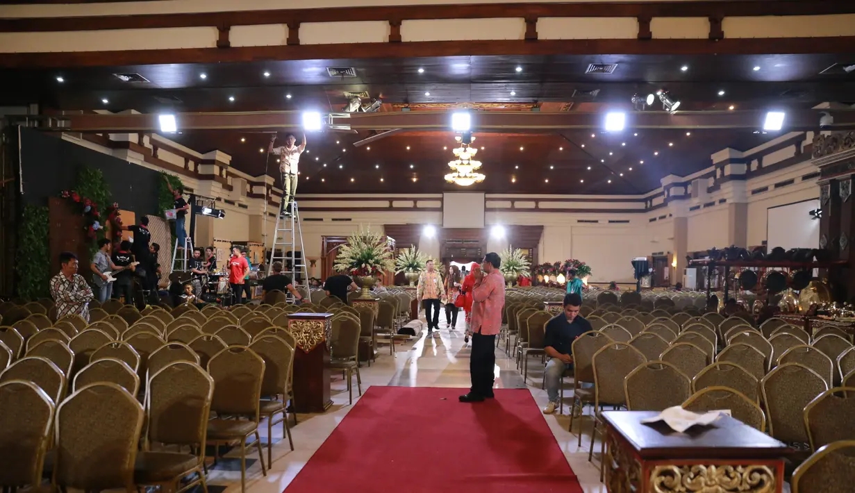 Jelang H-1 pernikahan putri Presiden Jokowi, persiapan terus dikebut. Minggu pagi, Kahiyang Ayu dan Bobby Nasution akan melakukan ijab kabul di Gedung Graha Saba Buana pada Rabu (8/11/2017). (Adrian Putra/Bintang.com)