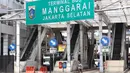 Suasana di sekitar Terminal Manggarai, Jakarta, Jumat (23/3). Eskalator yang rusak di terminal ini tidak kunjung diperbaiki. (Liputan6.com/Immanuel Antonius)