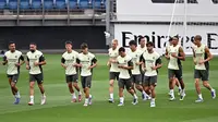 Real Madrid menggelar sesi latihan terbuka jelang laga perdana mereka di La Liga musim 2025/2026. (JAVIER SORIANO/AFP)