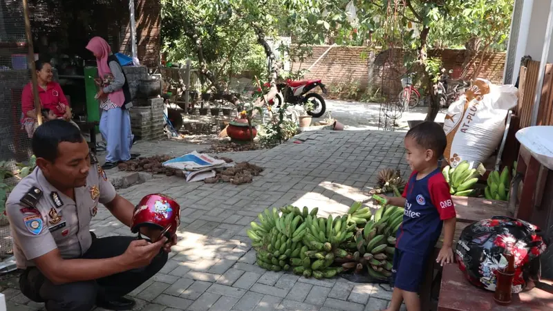 Kisah Polisi di Madiun Punya Puluhan Anak Asuh