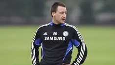 Bek Chelsea, John Terry menjalani latihan di pusat latihan Chelsea di Cobham pada 17 April 2009 jelang menghadapi Arsenal di semifinal Piala FA di Wembley. AFP PHOTO/Glyn Kirk