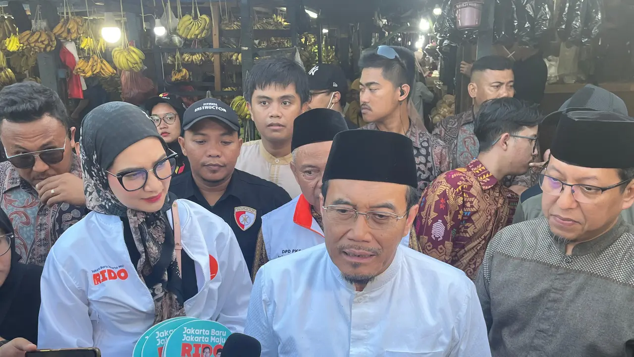 Calon wakil gubernur Jakarta nomor urut 1 Suswono, menyambangi Pasar Serdang, Kemayoran, Jakarta Pusat, Jumat (27/9/2024).