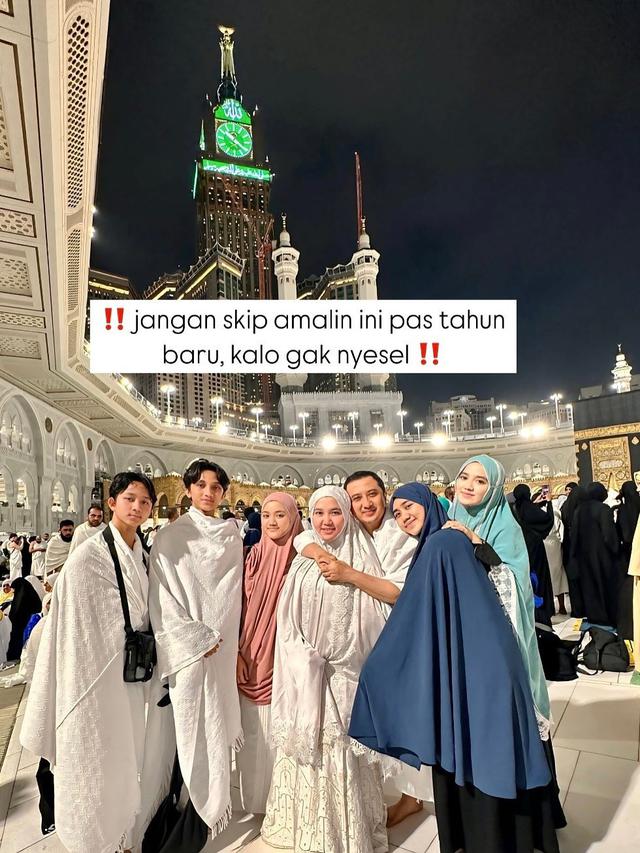 Artis Umroh Saat Tahun Baru