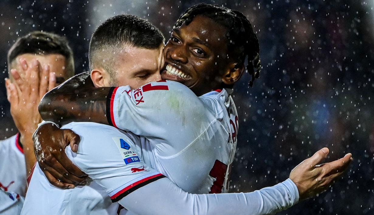 AC Milan sukses maraup poin penuh kala bertandang ke markas Empoli di Stadio Carlo Castellani, Minggu (2/10/2022). (AFP/ Alberto Pizzoli)