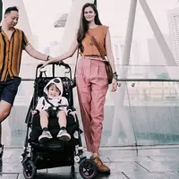 Ringgo Agus Rahman dan keluarga kecilnya di Tokyo. (Instagram/ringgoagus)