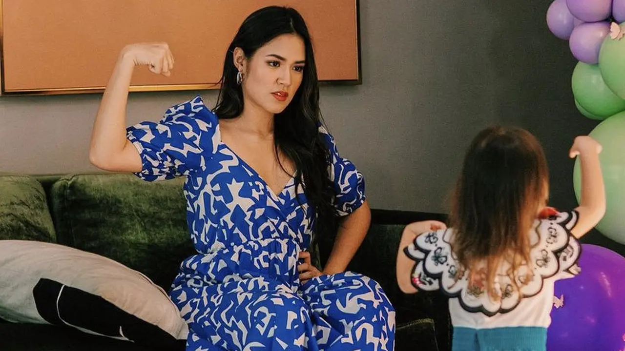 Tampilan Raisa Saat Momong Anak Tetap Stylish, Terbaru Merayakan Ulang Tahun Si Kecil