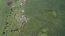 Foto dari udara yang diabadikan pada 14 Agustus 2020 ini menunjukkan bagian dari Sungai Dangqu, hulu dari Sungai Yangtze, di Provinsi Qinghai, China barat laut. (Xinhua/Wu Gang)