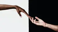 Ilustrasi kemanusiaan, menolong, membantu. (Photo by Matheus Viana from Pexels)