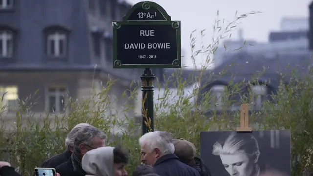 Jalan David Bowie di Paris
