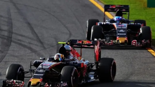 Carlos Sainz Jr. dan Max Verstappen