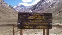 'Srikandi' Unpar Kibarkan Merah Putih di Puncak Gunung Argentina