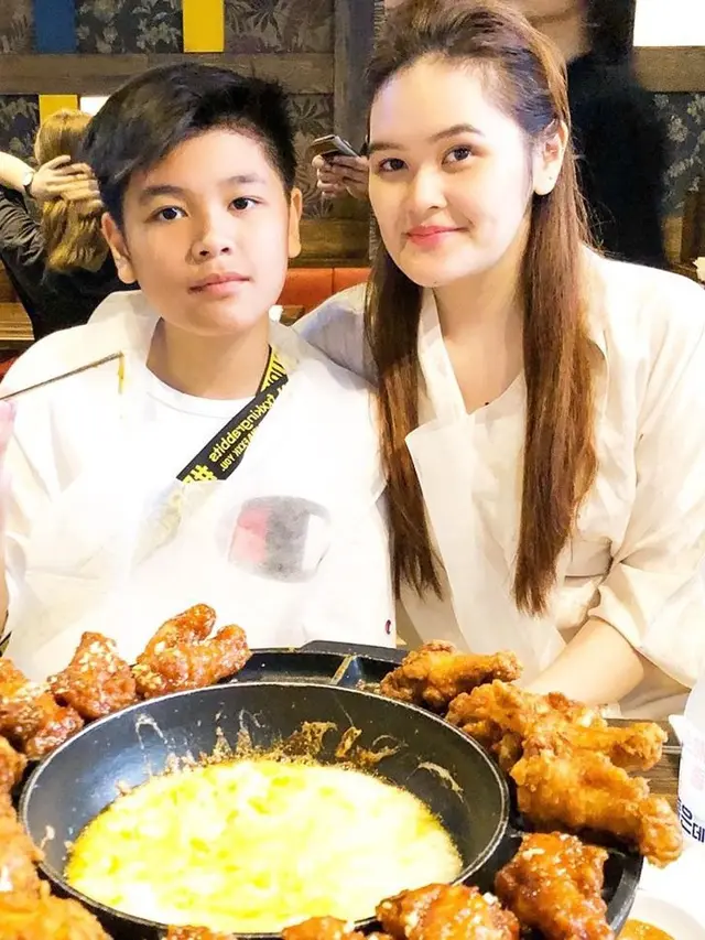 Jarang Terekspos, Ini 7 Potret Cantik Brenda Anak Ferry Salim