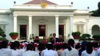 Presiden Jokowi mendongeng di Hari Buku Nasional (Liputan6.com/Ahmad Romadoni) 