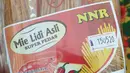 Mie Lidi hadir dengan berbagai rasa, asin, pedas, keju, dan balado. Rasanya yang gurih pasti membuat Generasi 90-an menyukainya. (Tafrihatul Fuadia / Shutterstock.com)
