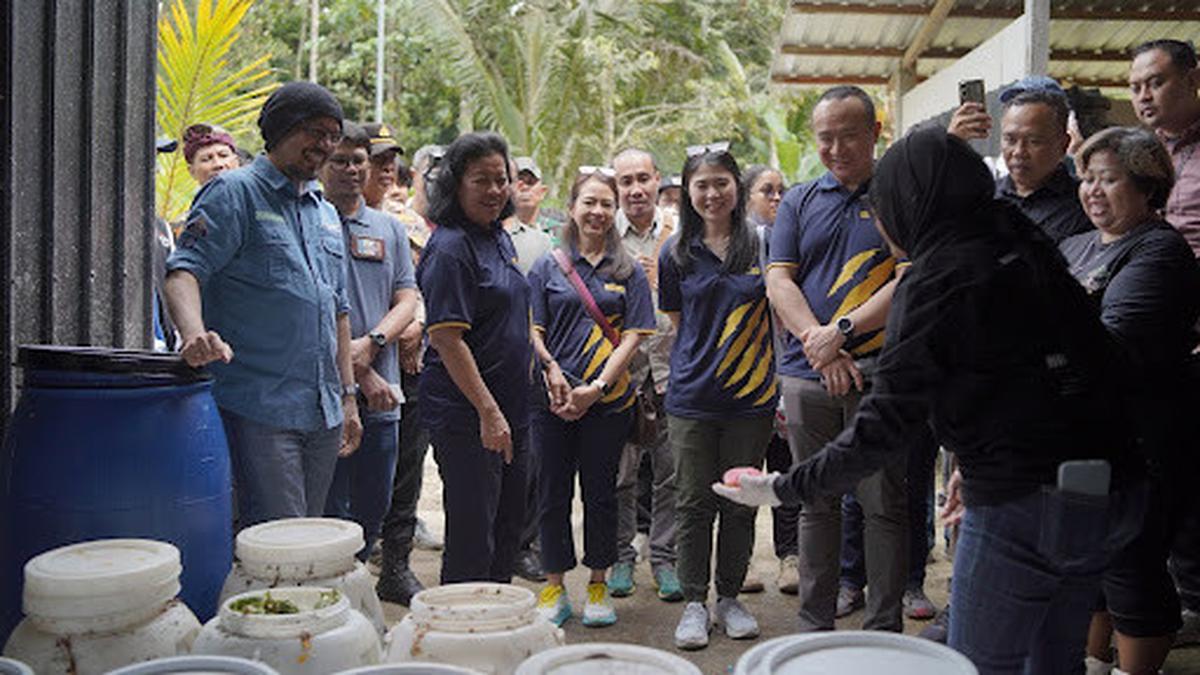 Maybank Integrasikan Misi Keberlanjutan Lewat Jejak Hijau Desa Sanding hingga Carbon Calculator di Maybank Marathon 2025