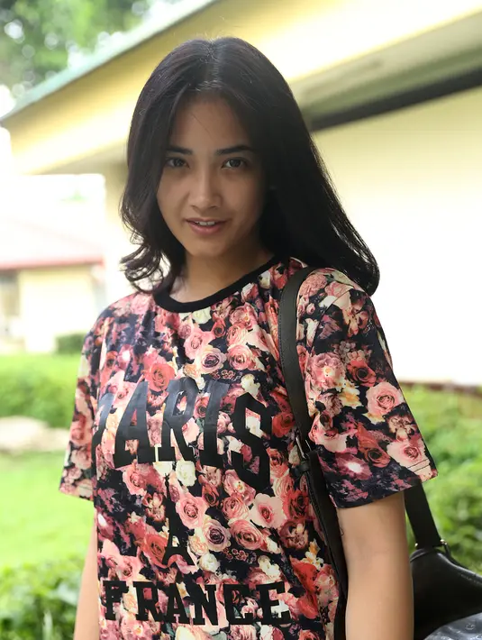 Pemain sinetron 'Haji Belajar Ngaji' (HBN) SCTV itu sangat menikmati dalam sinetron dengan tema cinta segitiga tersebut. (Andy Masela/Bintang.com)