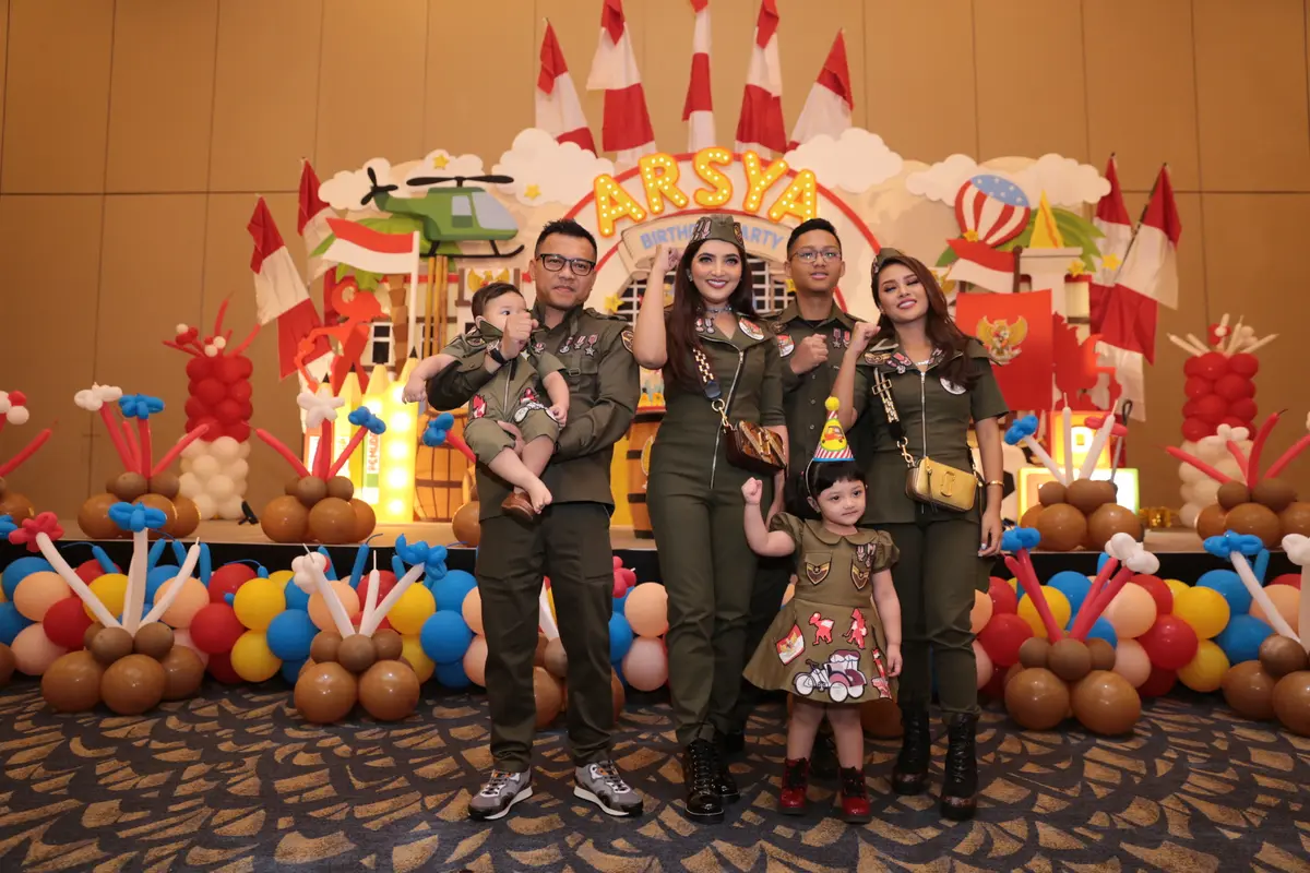 [Bintang] Anang Hermansyah - Ashanty - Arsya - Arsy - Azriel - Aurel