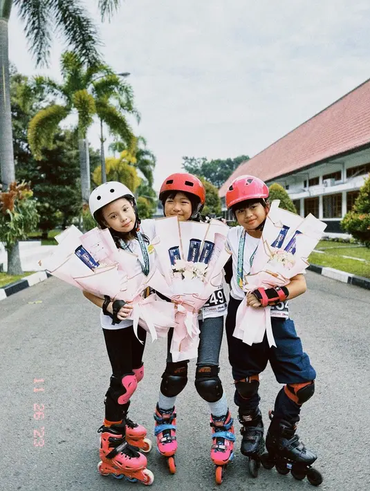 Dalam lomba tersebut, Gempi juga bersama dengan dua sahabatnya, Gwen dan Shakilla. [Instagram/gadiiing]
