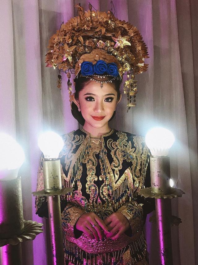 Menikah Sinetron, Ini 7 Gaya Natalie Zenn Tampil Dalam Busana Pengantin