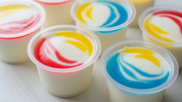 Puding Susu Semburat Warna