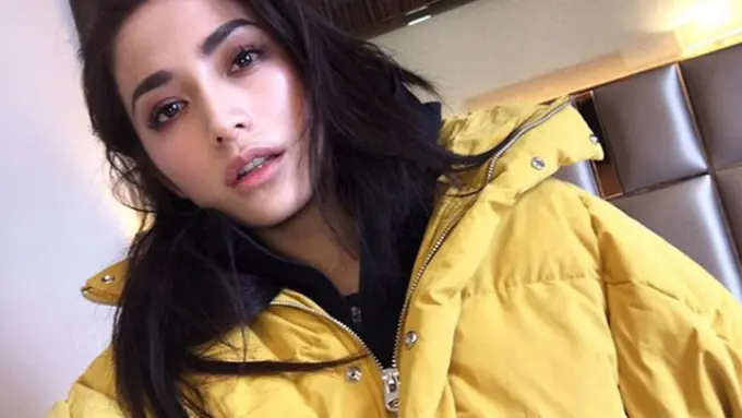 Cantik Maksimal, Jessica Iskandar dengan Warna Lipstik Super Sexy