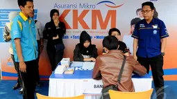 BRI bersinergi dengan PT Bringin Jiwa Sejahtera, PT Asuransi Bringin Sejahtera Artamakmur dan PT AJ Jiwasraya meluncurkan Asuransi Mikro-Kecelakaan, Kesehatan, dan Meninggal Dunia, Jakarta, Rabu (10/9/2014) (Liputan6.com/Andrian M Tunay) 