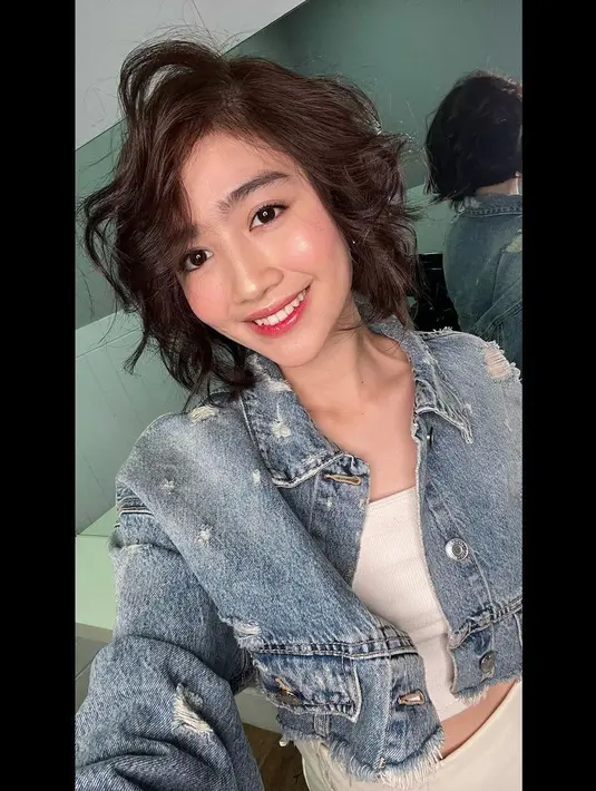 <p>Penampilan baru Febby Restanty mendapat banyak pujian dari teman selebriti hingga warganet. "Baguss feb," tulis Dion Wiyoko. "sukaaa&hellip; so fresh," tulis Ririn Ekawati. "Cocok bgddd," tulis Syifa Hadju. [Instagram/febbyrastanty]</p>